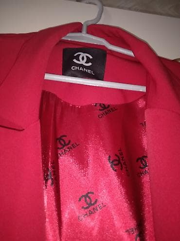 plaş: Qadın üçün qırmızı rəngli uzun plaş/bleyzer. yenidir,xaricden almışam — 2