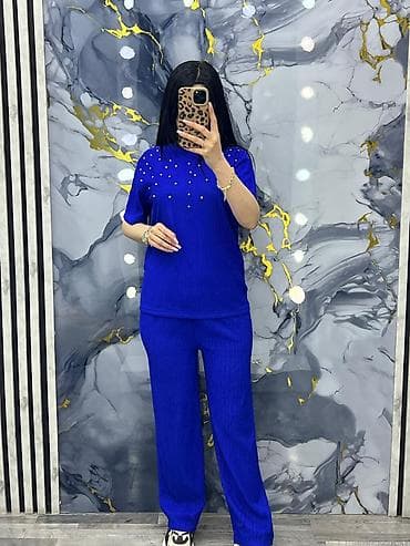 desd paltarlar: Qadınlar üçün iki hissəli gündəlik dəst - Model: qısaqol üst və düz — 3