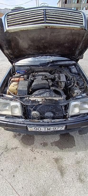 cayenne krilo 2013: Mercedes-Benz E 220: 2.2 l | 1994 il Sedan — 7