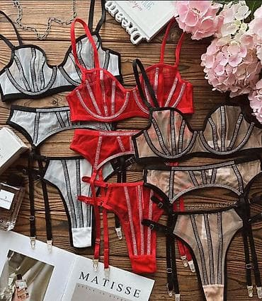 8 mart gulleri: Qadın alt paltarı dəsti – bralet, tanga/slip və çorap üçün jartiyer — 2
