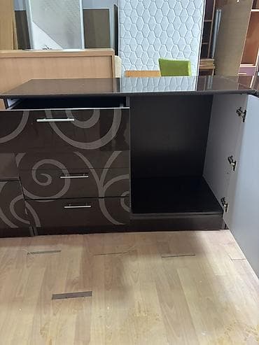 gurcu xengeli aparati: Düz TV altlığı, Polkalı — 1