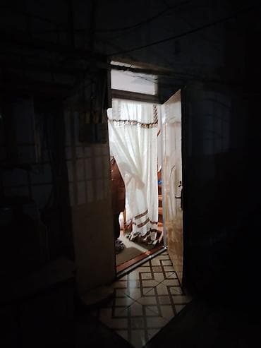 ev sat: Yalnız aileye və ya tələbə qızlara verilir 3 otaqlı həyət evi – — 8