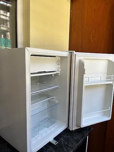 ucuz xaladenik: İşlənmiş Mini Fischer Soyuducu Satılır, rəng - Ağ, Dolab içi — 2