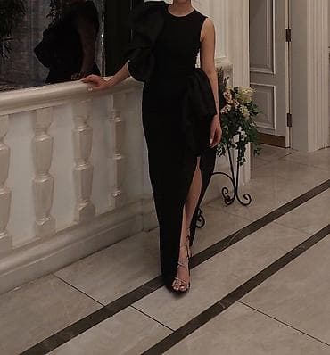 hw8 max: Qara axşam geyimi – Azalea - Model: yuxarıda sadə, qolsuz siluet; — 2