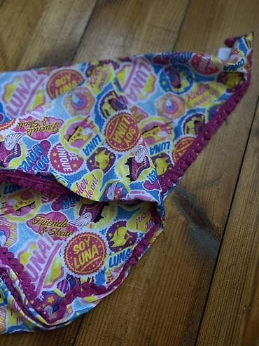 yun corablar: Uşaq üçün “Soy Luna” temalı üçbucaq şarf/bornoz örtüyü - Parlaq və — 1