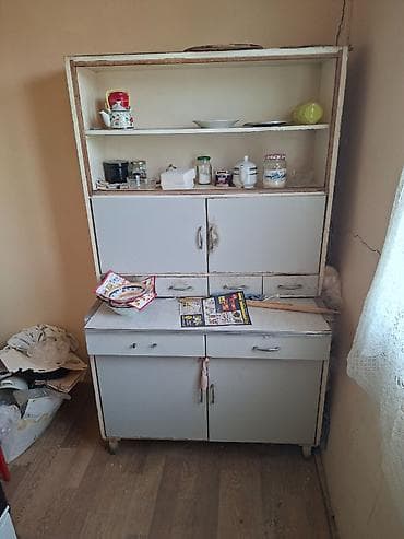 Ev əşysları sstılır