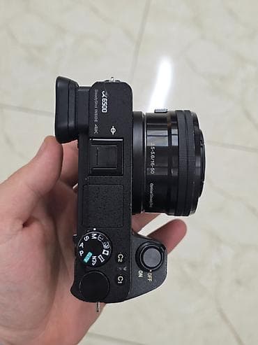 Sony a6500 üzərində 16-50mm kit lens ilə birgə satılır. Video — 2