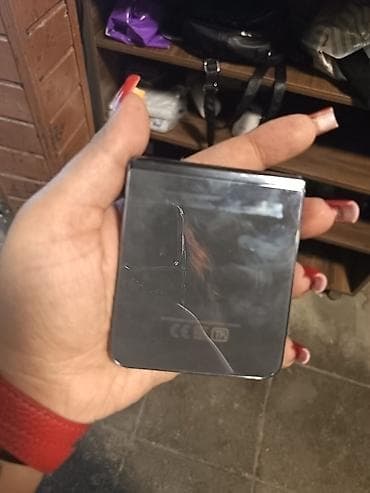 par utusu: Samsung Galaxy Z Flip 5, rəng - Qara — 7
