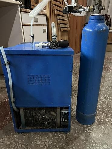 Su, sok, ayran aparatları: CO2 ilə qazlandırma və soyutma üçün aparat dəsti Məhsulun tərkibi: - — 2
