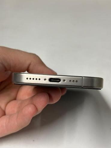IPhone 15 Pro, 128 GB, Natural Titanium, Barmaq izi, Face ID — 3