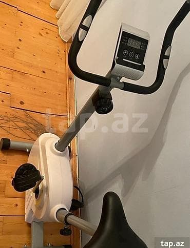 Daxili istifadə üçün nəzərdə tutulmuş bu məşq velosipedi, məşqlərinizi — 1