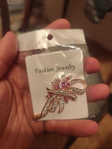 gumus kardinal: Mövzu: Musiqi temalı bəzək əşyaları – broş, kulon və zəncirlər — 5