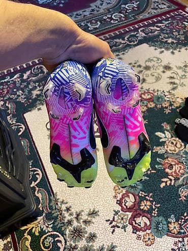 Ayaqqabılar: Futbol ayakabisi yenidi 41 razmer 1 defe geyinilib sifarisle alinib 70 — 3