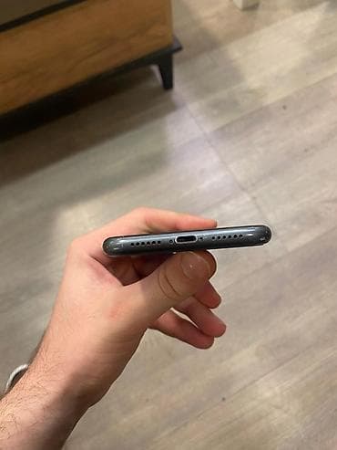 TV və video: IPhone 11, Qara, Face ID — 6