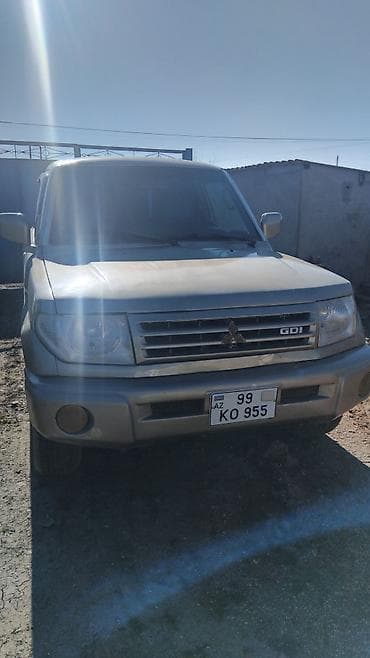 tom ford lost cherry: Mitsubishi Pajero: 1.8 l | 2000 il Sedan — 1