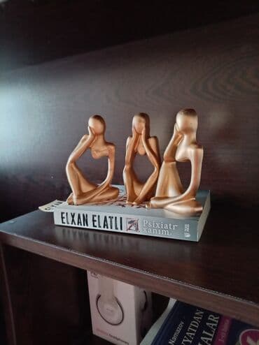 qara suvaq yoxsa agdag: Fiqur, Gips, rəng - Ağ — 18