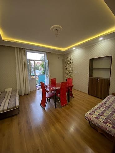 Kirayə üçün 2 otaqlı mənzil - Plan: geniş qonaq otağı və ayrıca — 1