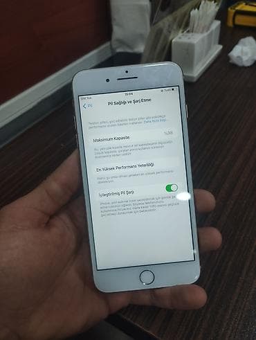 ipad 9 nesil: IPhone 8 Plus, 64 GB, Gümüşü, Simsiz şarj — 3