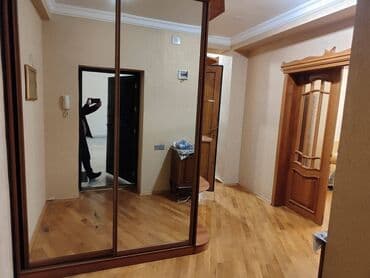 sarayda kiraye: Mənzil kirayə verilir. 14.7 mərtəbə 130 kv 3 otaq. Hər şəraiti var — 3