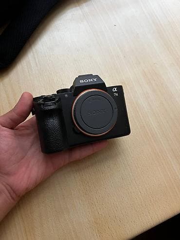 tablet 2 el: Sony A7 II (ILCE-7M2) + Sony FE 28-70mm f/3.5-5.6 OSS Linza İkinci — 4
