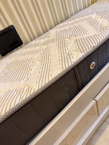 Ağ rəngli daybed tipli tək nəfərlik çarpayı və uyğun döşək 24sm tam lalafo.az -da Ağ rəngli daybed tipli tək nəfərlik çarpayı və uyğun döşək 24sm tam