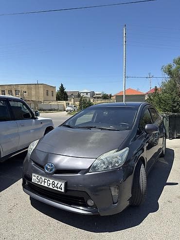 prado qapi: Toyota Prius: 1.8 l | 2012 il Hetçbek — 2