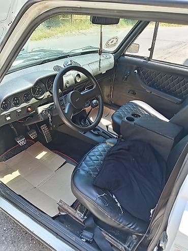 cayenne krilo 2013: VAZ (LADA) 2106: 1.6 l | 2026 il Sedan — 4