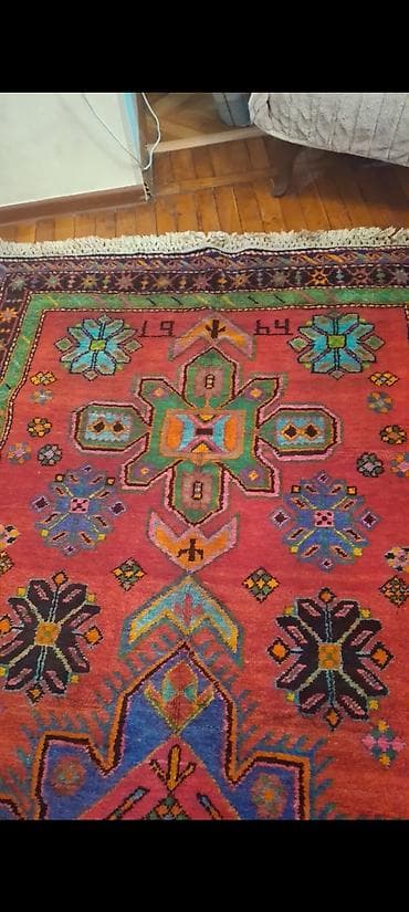 Xalça – əl toxuması, rəngarəng Şərq motivləri - Material: yun - — 2