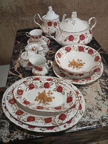 Porcelain servis dəsti – qızılı və qırmızı güllü naxış Zərif detallı — 1