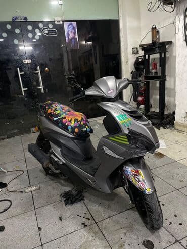 Мопеды, скутеры: Moped 125 cc Tam dolu sekildedi Cuzi prablem nedi o yoxdu otur hara — 2