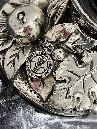 Vazalar: Bir vaza, Bogem şüşəsi — 2