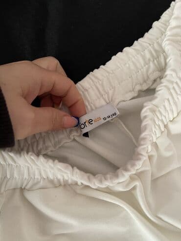 kapsonlu koynekler: Çox gözel dest 50 m ayrı almaq istesez 20 m şalvar 30 kapşonlu qalın — 4