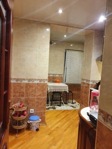 nerimanovda obyekt satilir: Bakı, 2 otaqlı, Köhnə tikili, m. Nəriman Nərimanov, 70 kv. m — 10