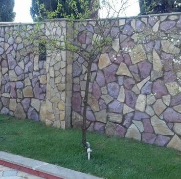 heyet kafelleri: Təbii daşdan hazırlanmış divar üzlüyü, müxtəlif ölçülü və formalı — 8