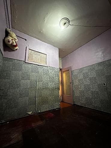 Otaqlar: Mənzil 1 otaqdan 2 otağa düzəlmədir. Razində yerləşir.9 mərtəbəli — 9