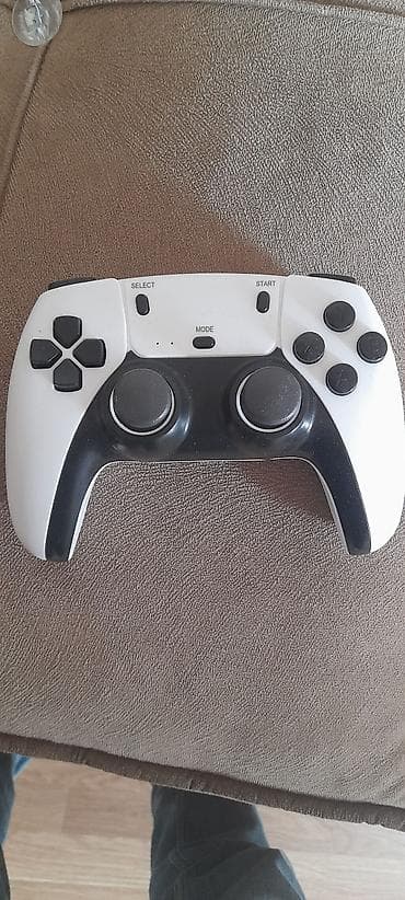 Oyun Joystiki (Gamepad) - Rəng: ağ-qara, erqonomik korpus - Düymələr