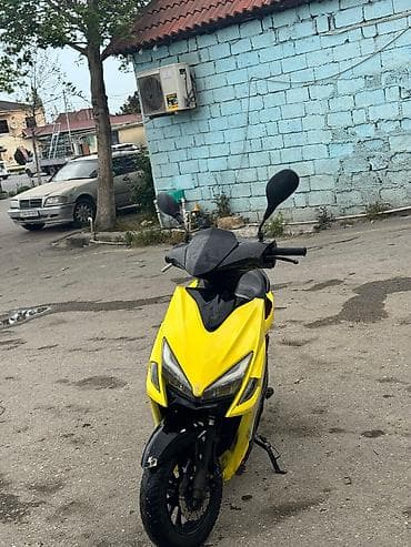 Şəhər içi gediş-gəliş üçün praktik və yığcam skuter. Xüsusiyyətlər: - — 3