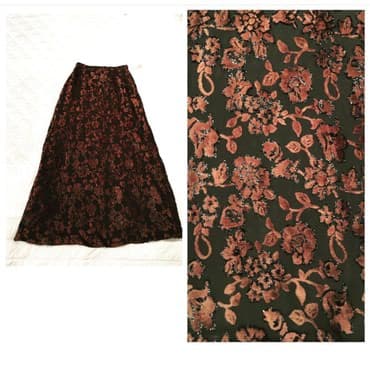 Uzun etek. Etiketi uzerindedir. Olchusu 34 (XS)