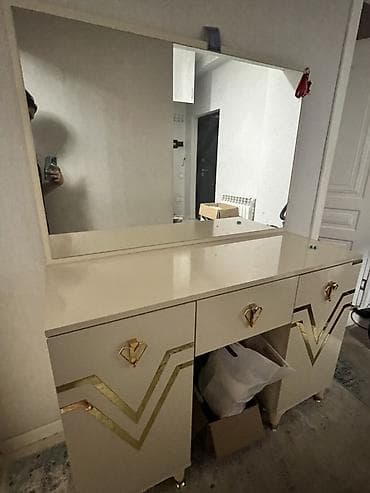 kunc divan işlenmiş: İkinəfərlik çarpayı, Dolab, İşlənmiş — 4