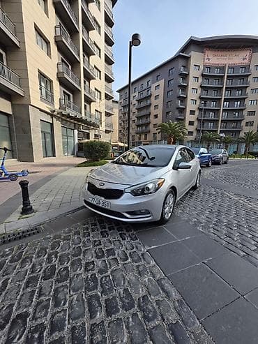 Kia Cerato (Forte) sedan – gümüş rəng. Xüsusiyyətlər: - Kuzov: 4 — 7