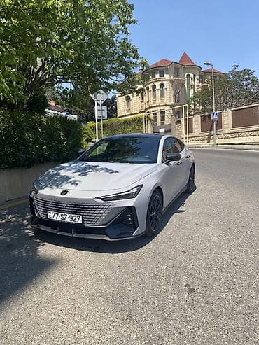 renault logan 2019: Changan Uni-V: 1.5 l | 2024 il 15400 km Sedan — 2