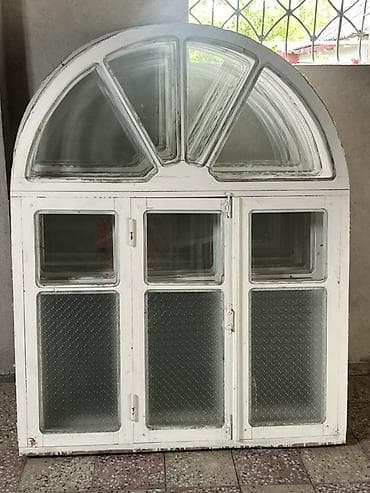 işıq lampası: İşlənmiş Üçlü Taxta pəncərə, Еni: 150 sm, Uzunluğu: 185 sm — 1