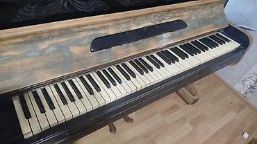 gitara aksesuar: Məhsul: Şaquli piano Təsvir: - Korpus: klassik şaquli (upright) — 3