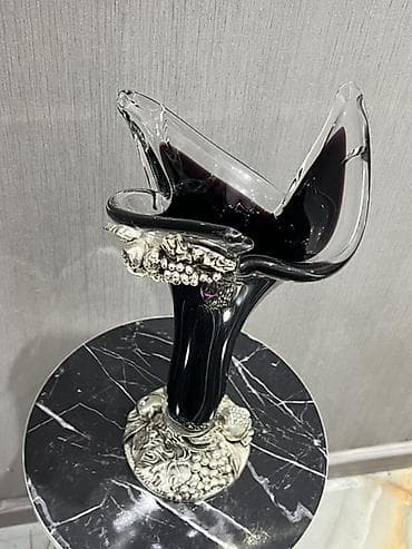 Vazalar: Bir vaza, Bogem şüşəsi — 3