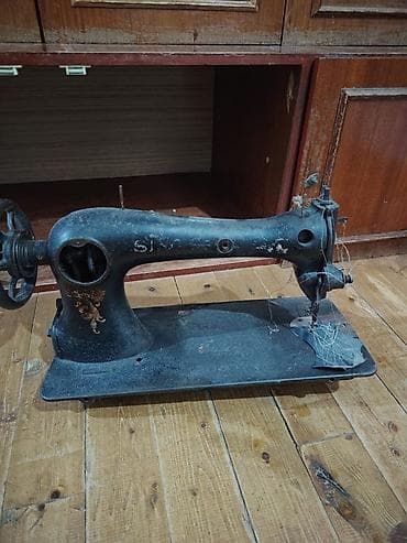 qızılı saat: Antik tikiş maşını – mexaniki, çarxlı model Satılır qədim tikiş — 1