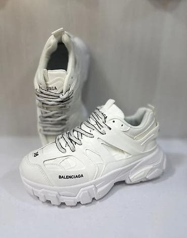 Balenciaga Track uniseks ag rengli krossovkalar.65 manata alinib.2 lalafo.az -da Balenciaga Track uniseks ag rengli krossovkalar.65 manata alinib.2