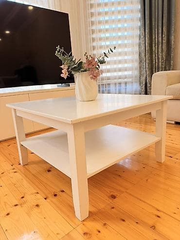 masa taxta: Ağ-bej rəng palitrasında oturma dəsti Tərkib: - 3 nəfərlik geniş — 4