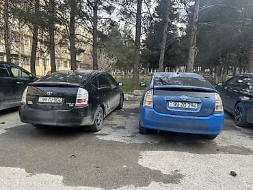 opel sedan: Toyota Prius (2-ci nəsil) hibrid sedanlar 2 si bir yerde satilir — 2