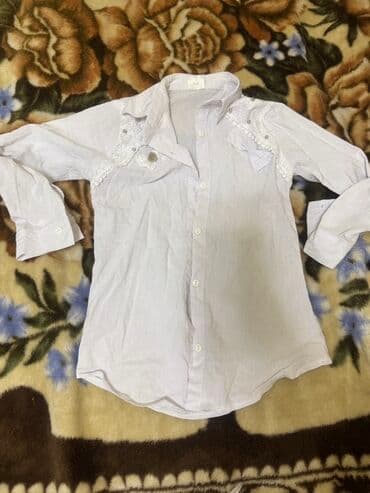 toxunma uşaq koftaları: Uşaq geyimiher biri 10 azn - Ağ uzunqol köynək: Ön hissədə qrafik — 9