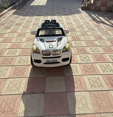 Uşaq üçün elektrik maşınları: Uşaq üçün elektrikli akü maşın – ağ rəng, SUV üslubunda kuzov, xrom — 5